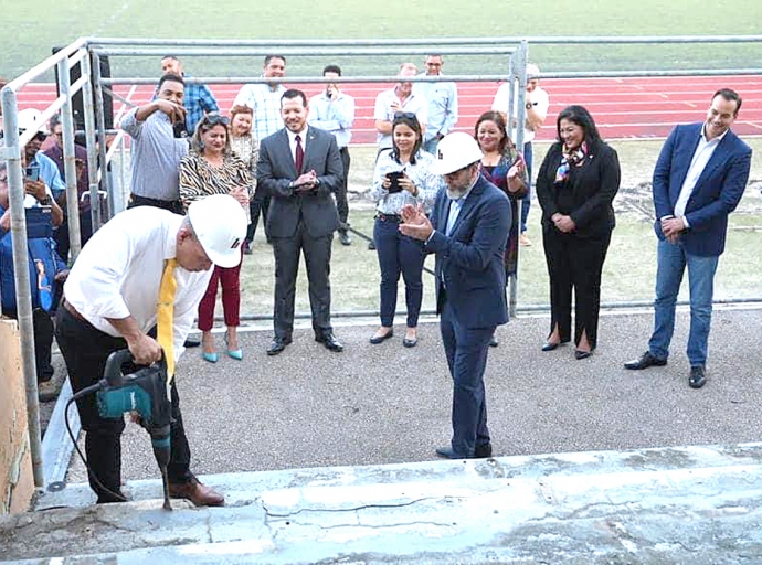 Minister Endy Croes a presenta proyecto di Renobacion di Compleho Deportivo Guillermo Prospero Trinidad